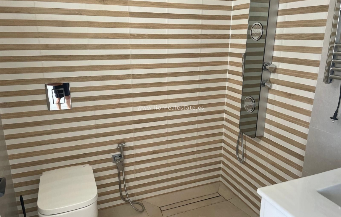 Resale - Villa - Torrevieja - Los Balcones - Los Altos del Edén