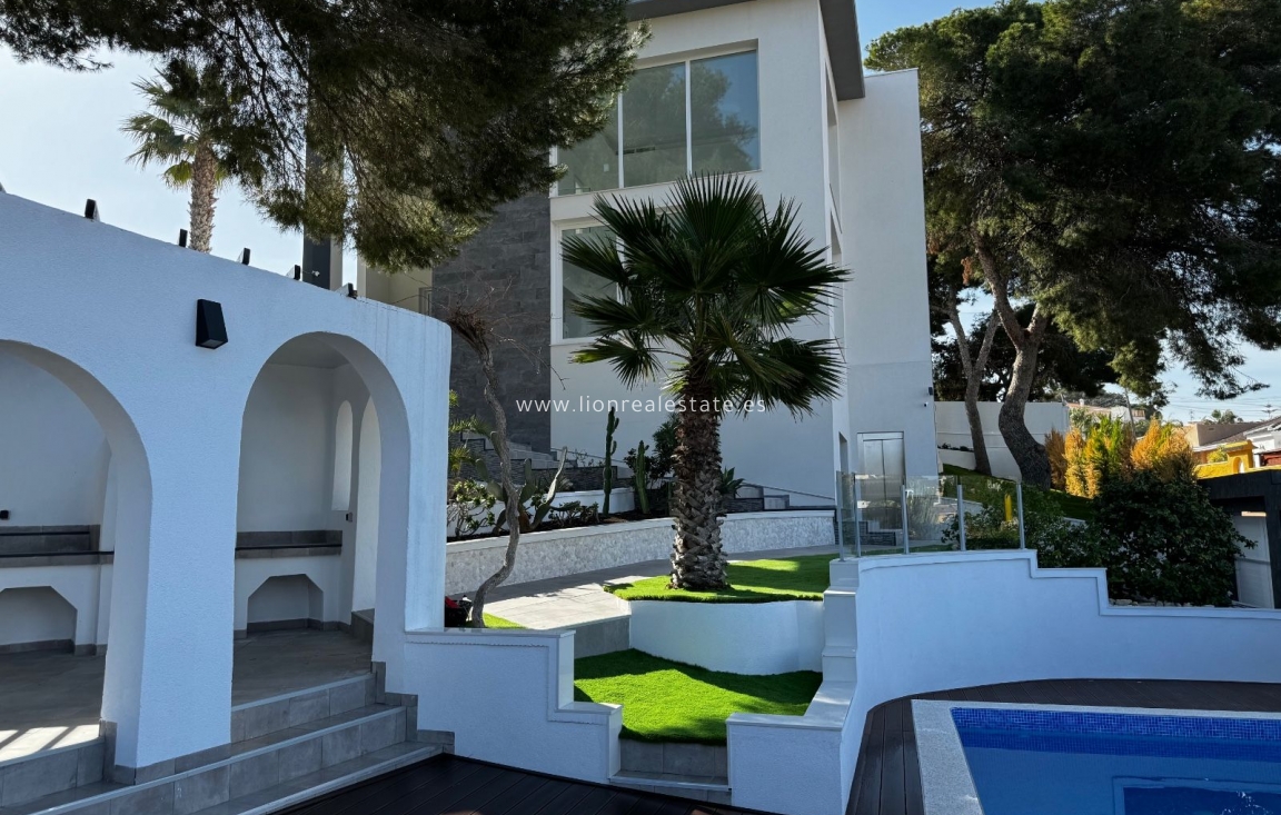 Resale - Villa - Torrevieja - Los Balcones - Los Altos del Edén