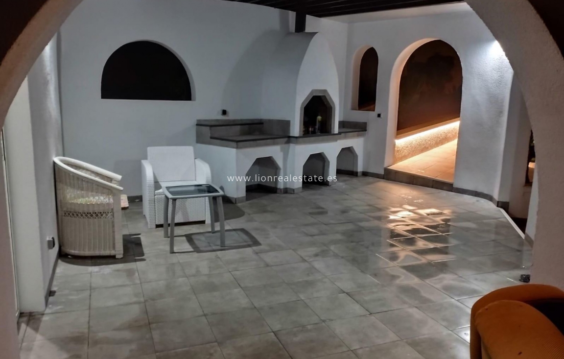 Resale - Villa - Torrevieja - Los Balcones - Los Altos del Edén