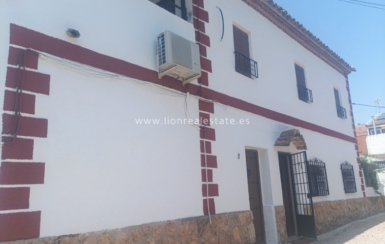 Resale - Villa - Valencia - Sant Francesc