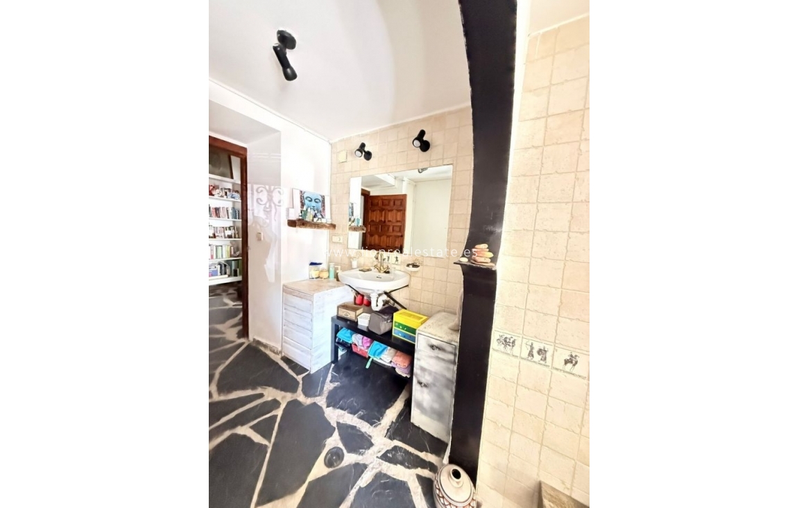 Resale - Villa - Valencia - Sant Francesc