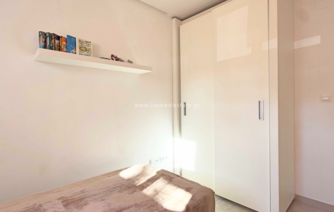 Reventa - Apartamento / piso - Orihuela Costa - Los Dolses