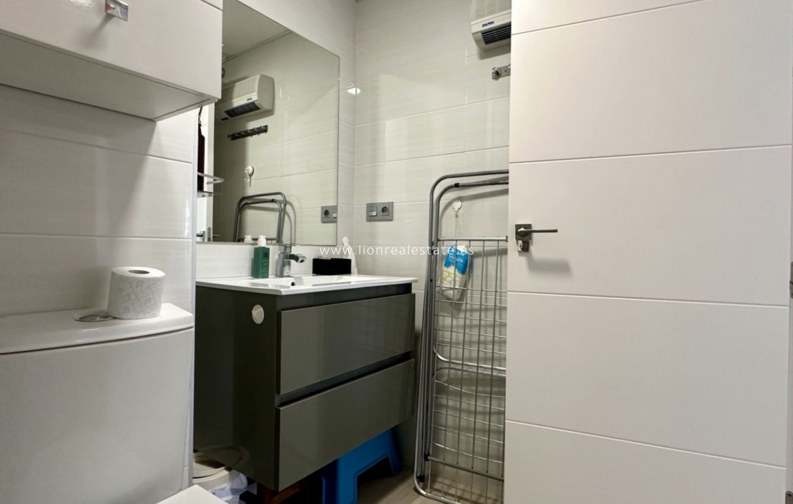 Reventa - Apartamento / piso - Orihuela Costa - Punta Prima