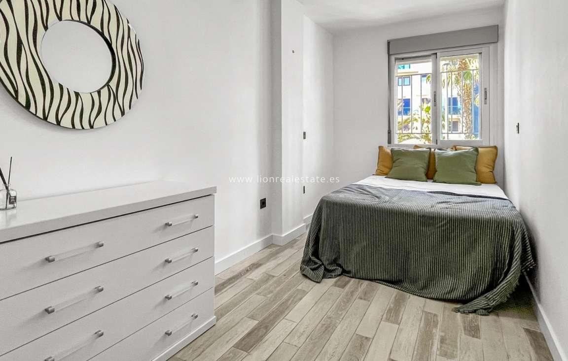 Reventa - Apartamento / piso - Orihuela Costa - Punta Prima