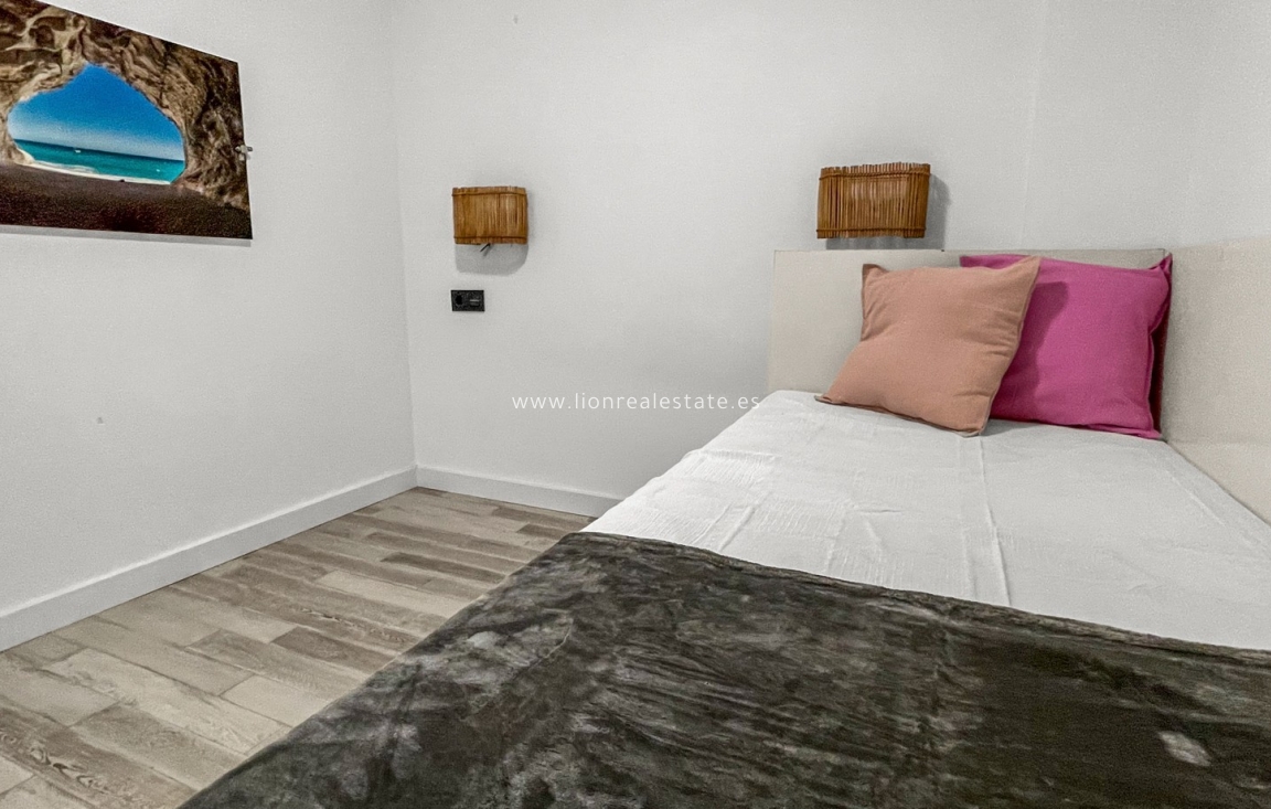 Reventa - Apartamento / piso - Orihuela Costa - Punta Prima