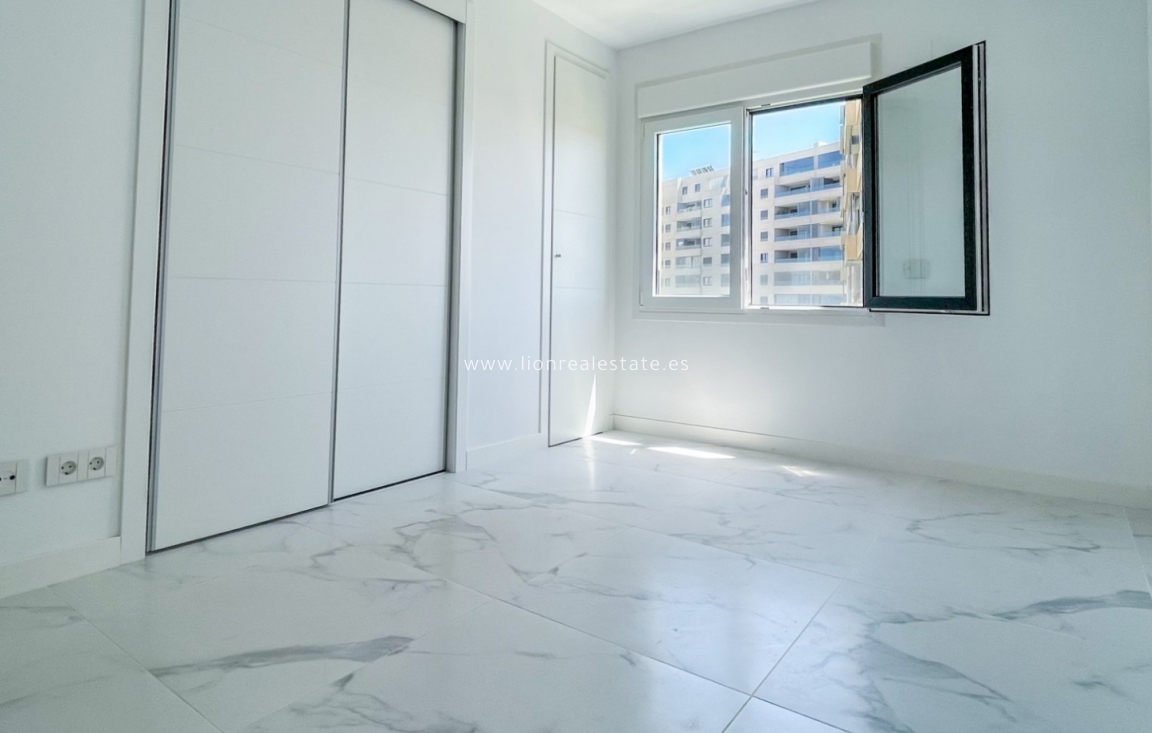 Reventa - Apartamento / piso - Orihuela Costa - Punta Prima