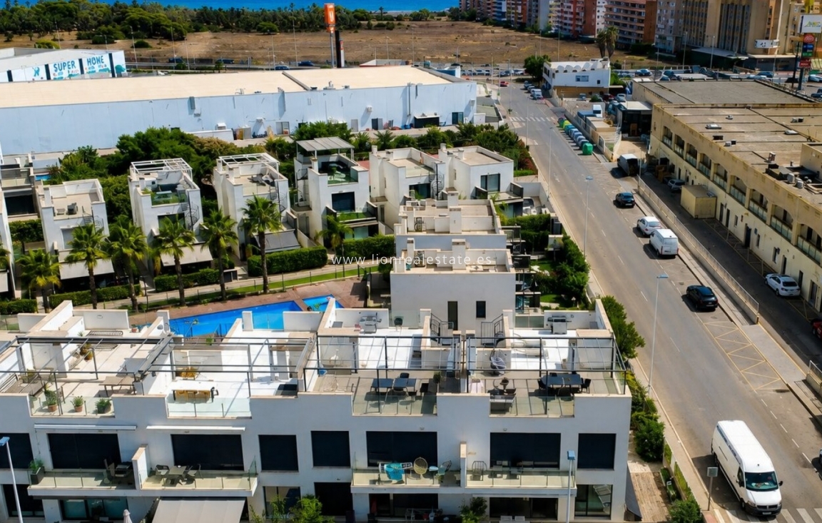 Reventa - Apartamento / piso - Orihuela Costa - Punta Prima