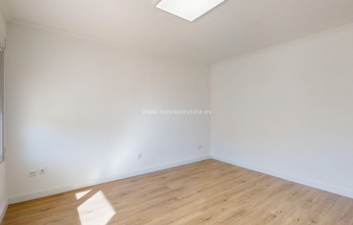 Reventa - Apartamento / piso - Orihuela Costa - Villamartín