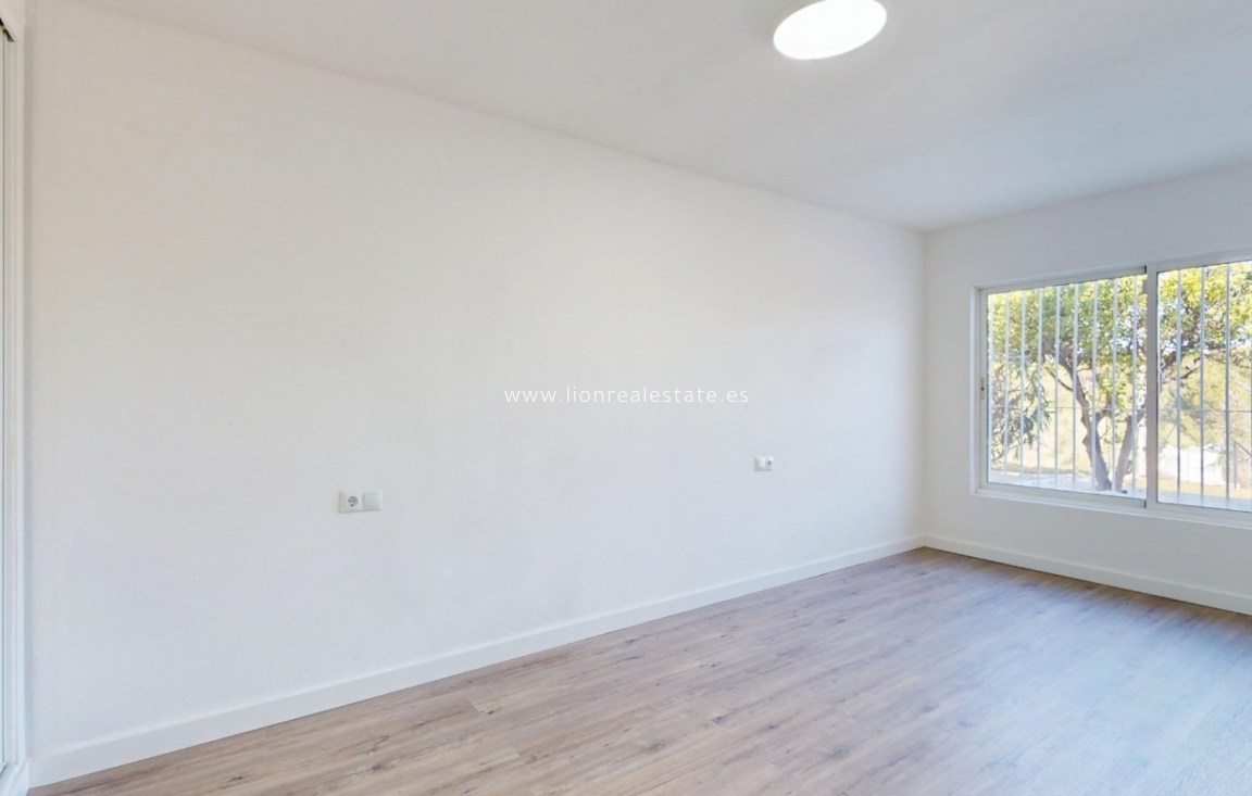 Reventa - Apartamento / piso - Orihuela Costa - Villamartín