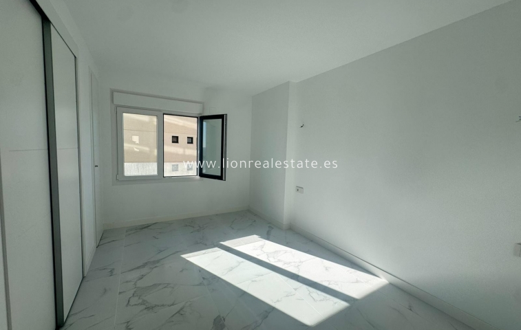 Reventa - Apartamento / piso - Punta Prima