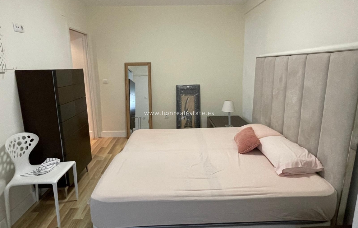 Reventa - Apartamento / piso - Torrevieja - Centro