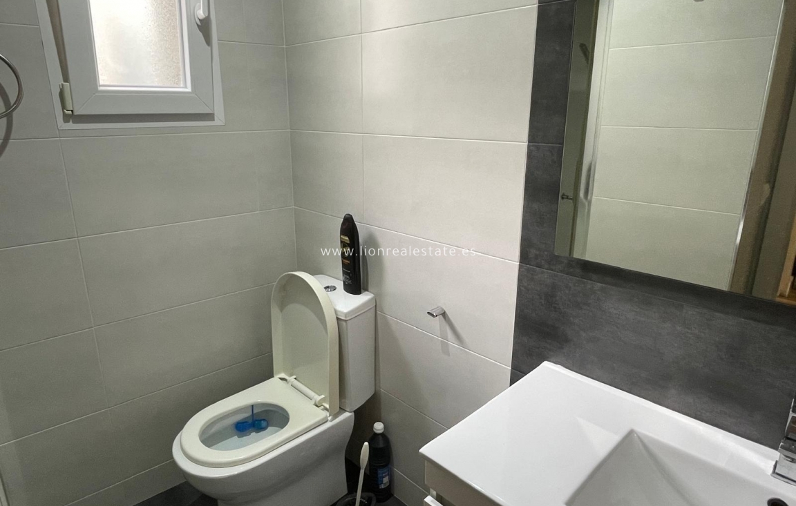 Reventa - Apartamento / piso - Torrevieja - Centro