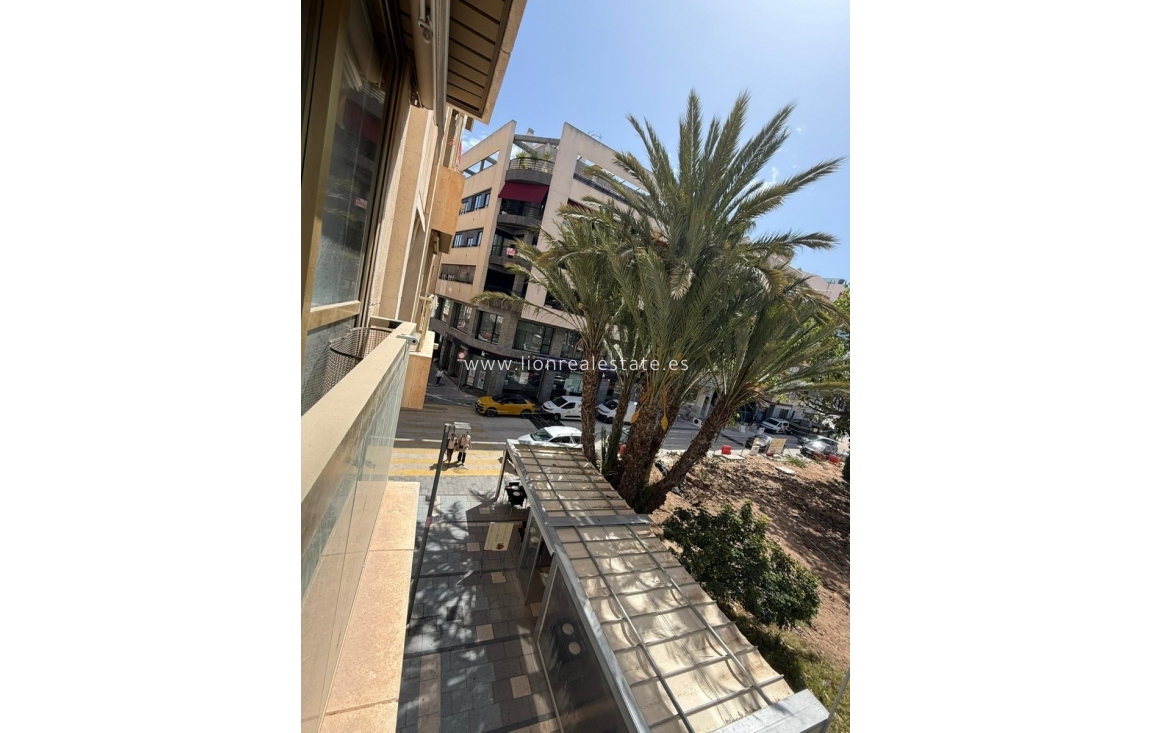Reventa - Apartamento / piso - Torrevieja - Centro