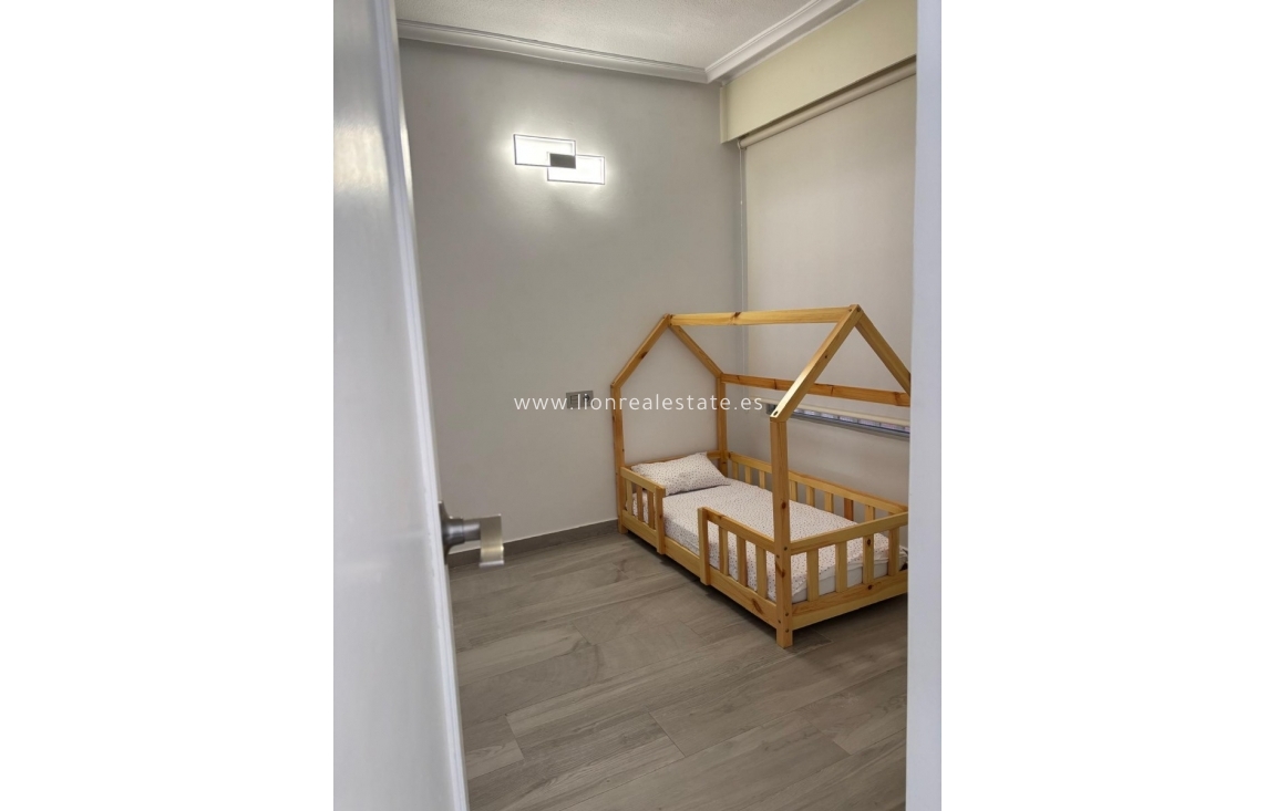 Reventa - Apartamento / piso - Torrevieja - Centro