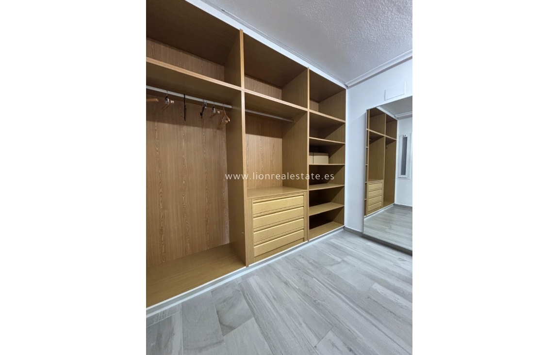 Reventa - Apartamento / piso - Torrevieja - Centro