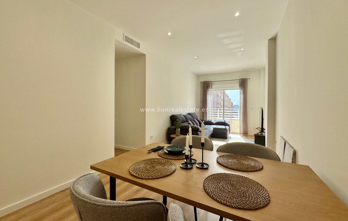 Reventa - Apartamento / piso - Torrevieja - Centro