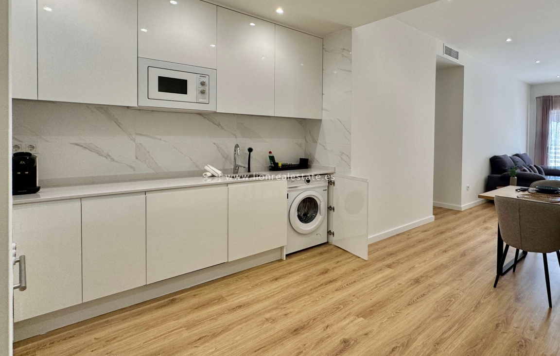 Reventa - Apartamento / piso - Torrevieja - Centro
