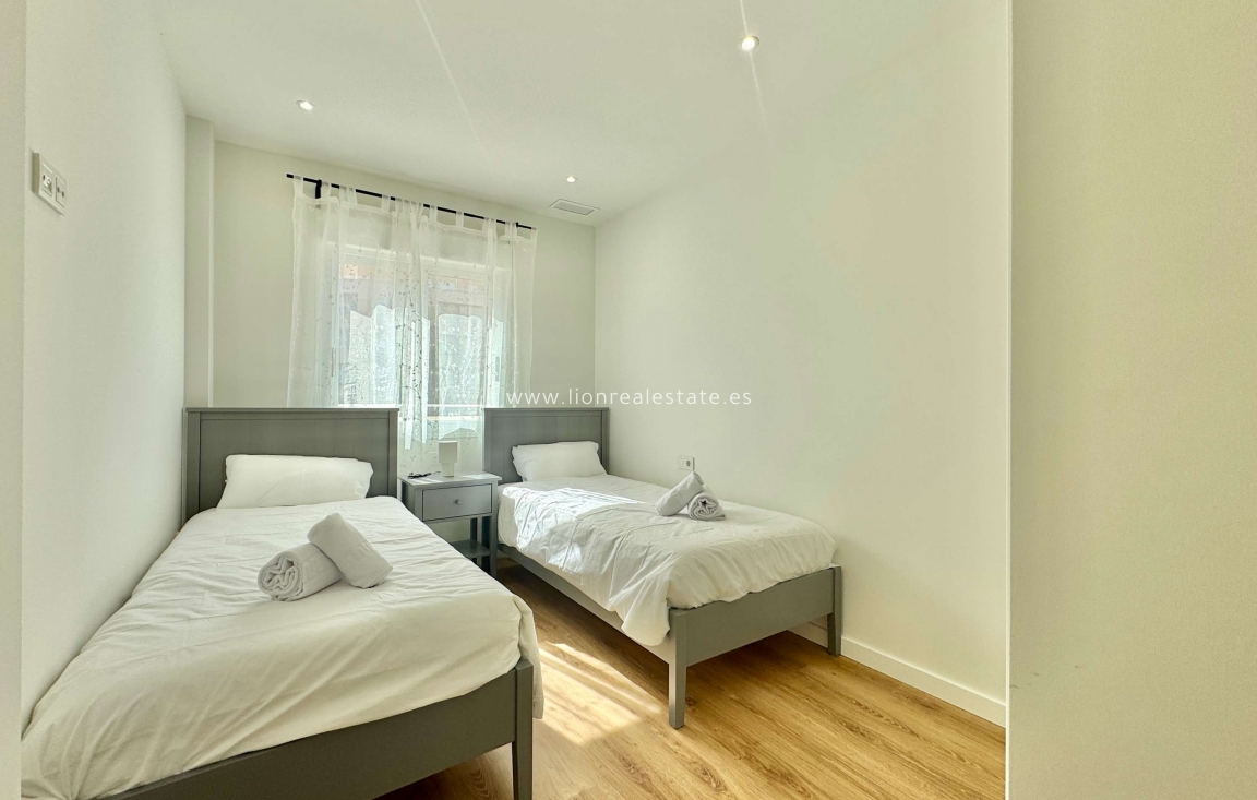 Reventa - Apartamento / piso - Torrevieja - Centro
