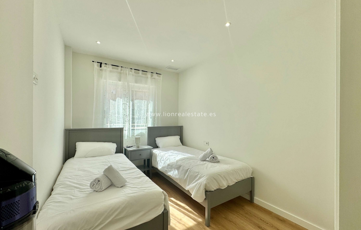 Reventa - Apartamento / piso - Torrevieja - Centro