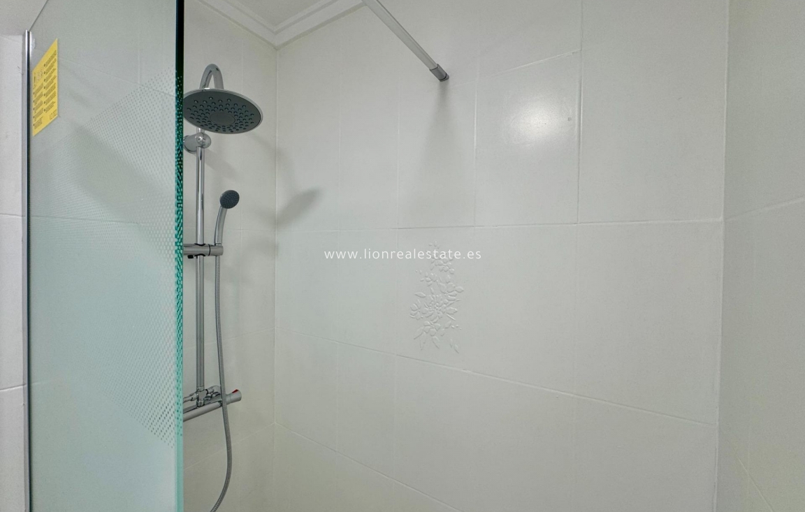 Reventa - Apartamento / piso - Torrevieja - Centro