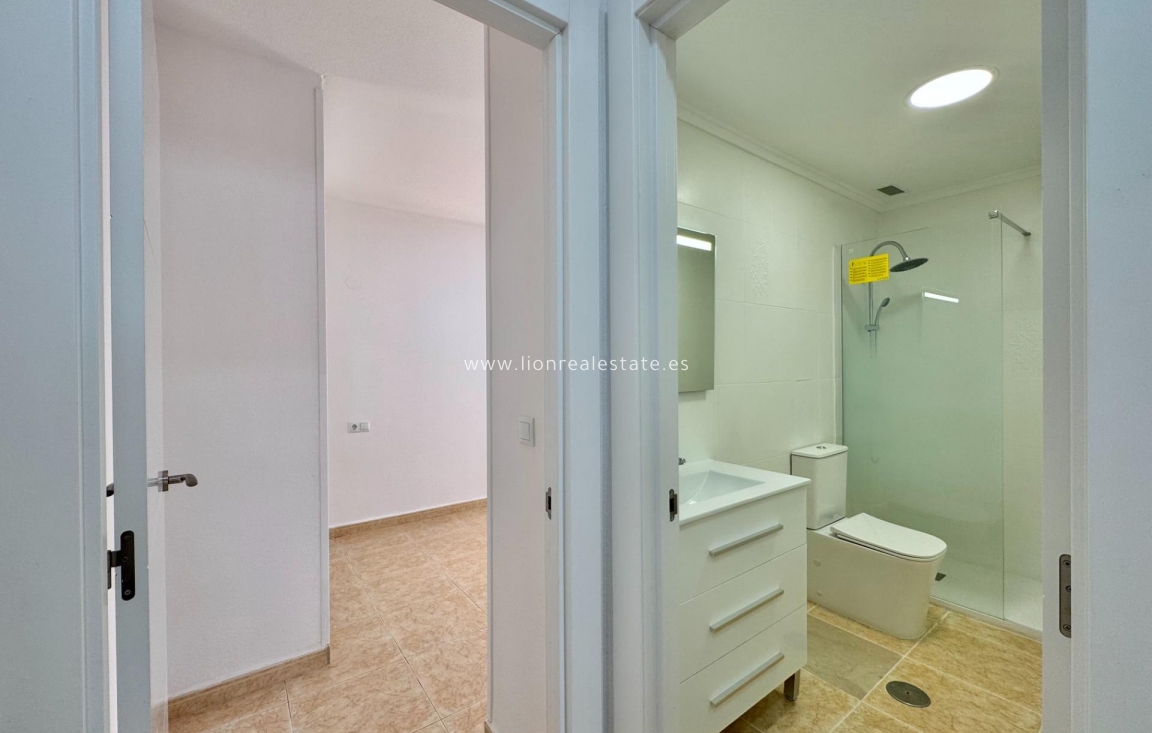 Reventa - Apartamento / piso - Torrevieja - Centro