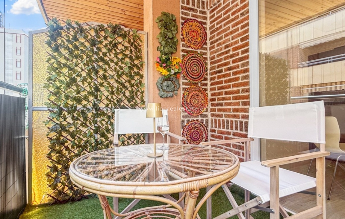 Reventa - Apartamento / piso - Torrevieja - El Acequión - Los Náufragos