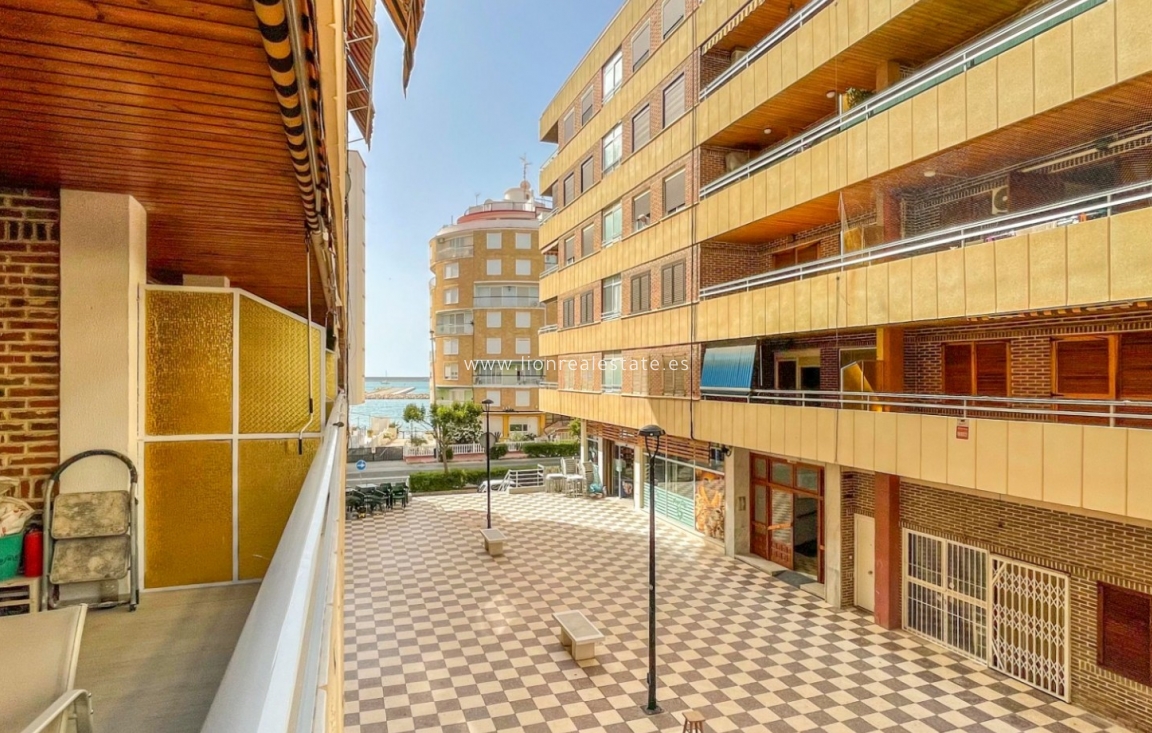 Reventa - Apartamento / piso - Torrevieja - El Acequión - Los Náufragos