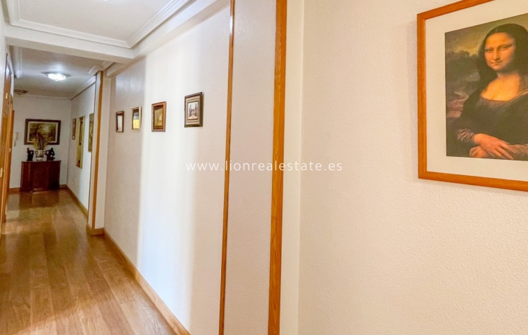 Reventa - Apartamento / piso - Torrevieja - El Acequión - Los Náufragos