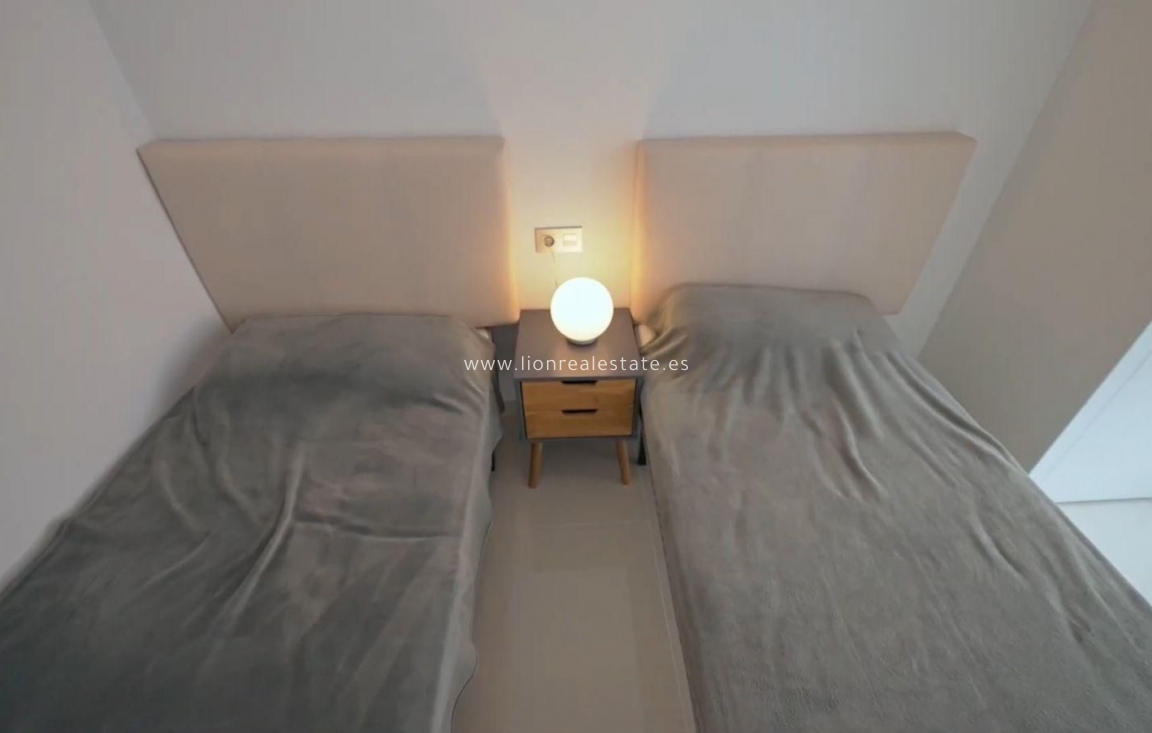 Reventa - Apartamento / piso - Torrevieja - Estacion de autobuses