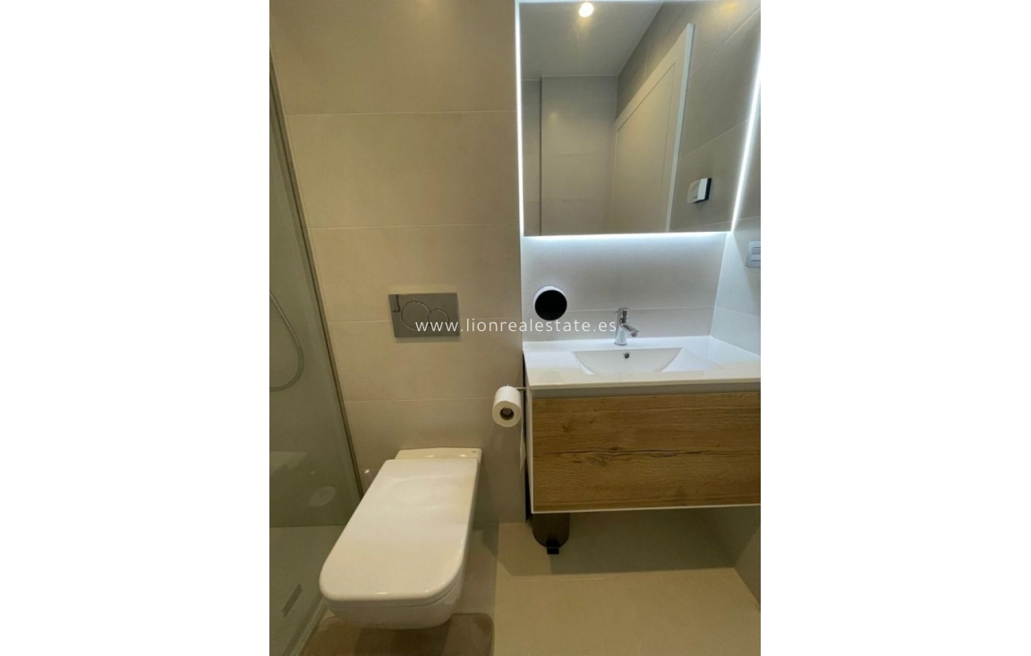 Reventa - Apartamento / piso - Torrevieja - Estacion de autobuses