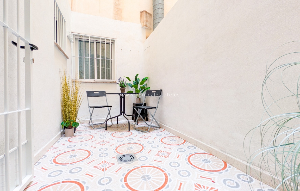 Reventa - Apartamento / piso - Torrevieja - Parque de las Naciones