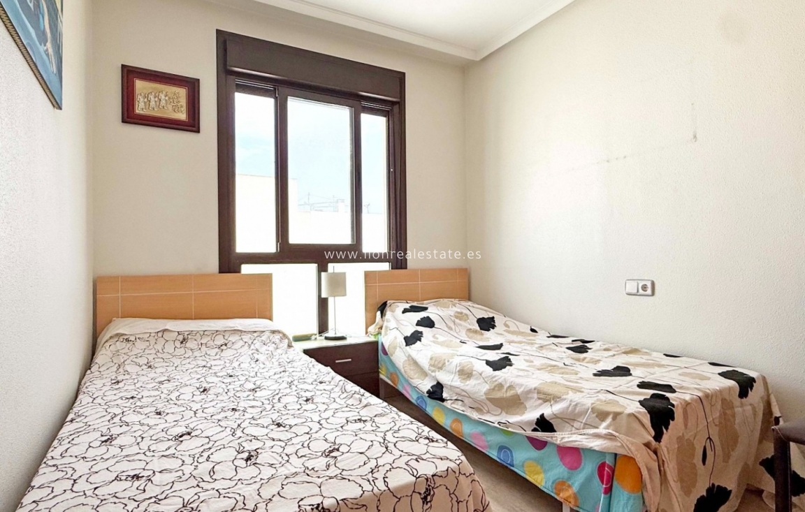 Reventa - Apartamento / piso - Torrevieja