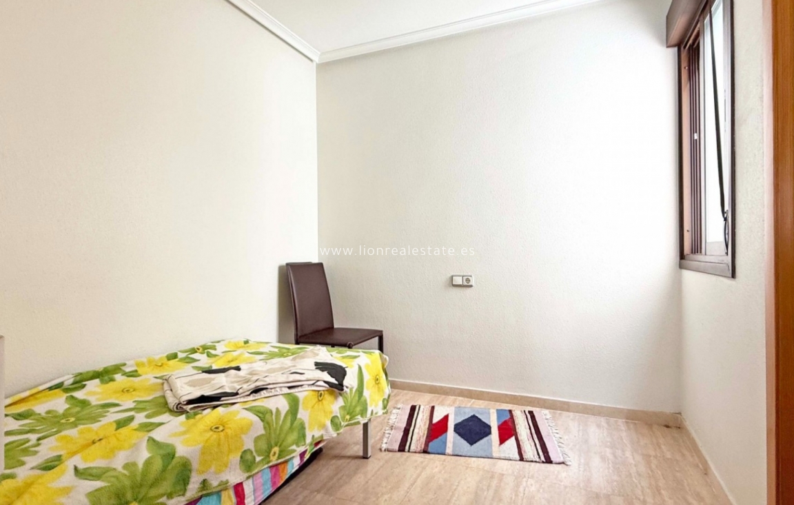 Reventa - Apartamento / piso - Torrevieja