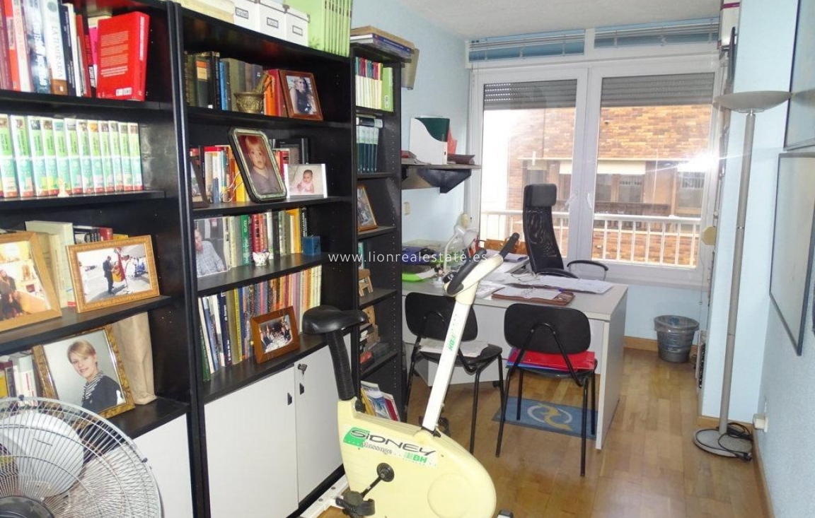 Reventa - Apartamento / piso - Torrevieja