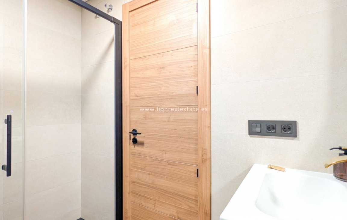 Reventa - Apartamento / piso - Torrevieja