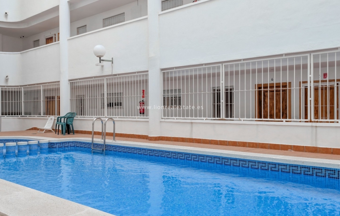 Reventa - Apartamento / piso - Torrevieja