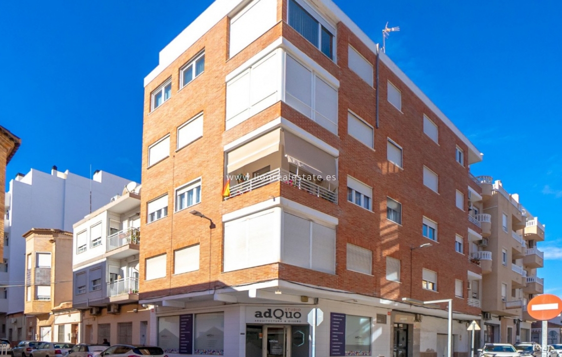 Reventa - Apartamento / piso - Torrevieja