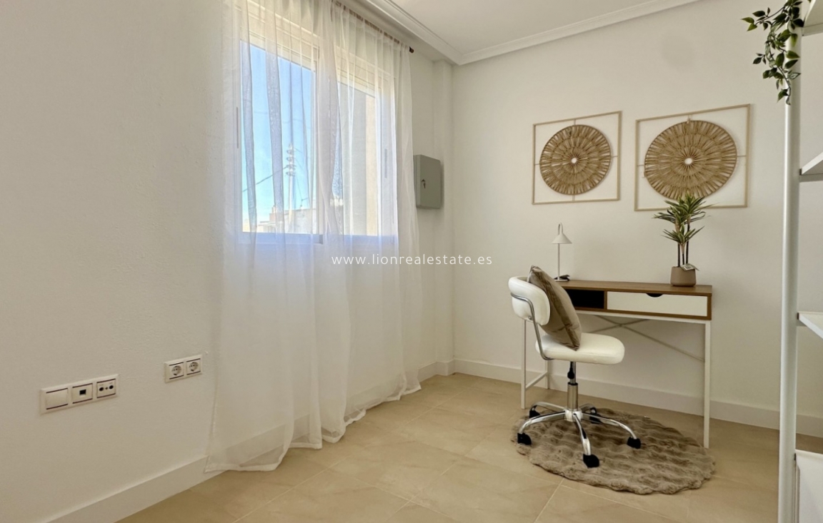 Reventa - Apartamento / piso - Torrevieja