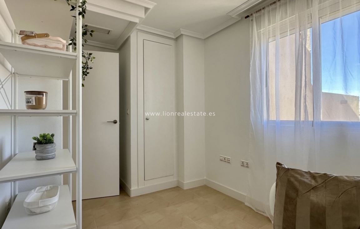 Reventa - Apartamento / piso - Torrevieja