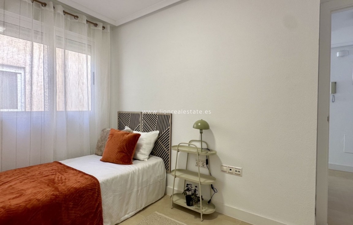 Reventa - Apartamento / piso - Torrevieja