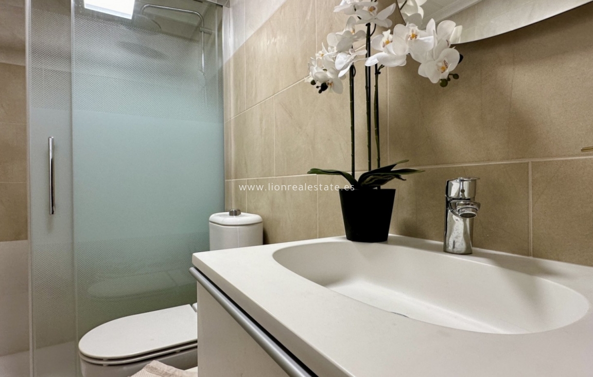 Reventa - Apartamento / piso - Torrevieja