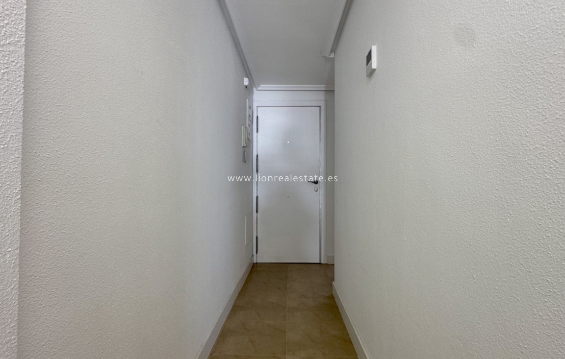 Reventa - Apartamento / piso - Torrevieja