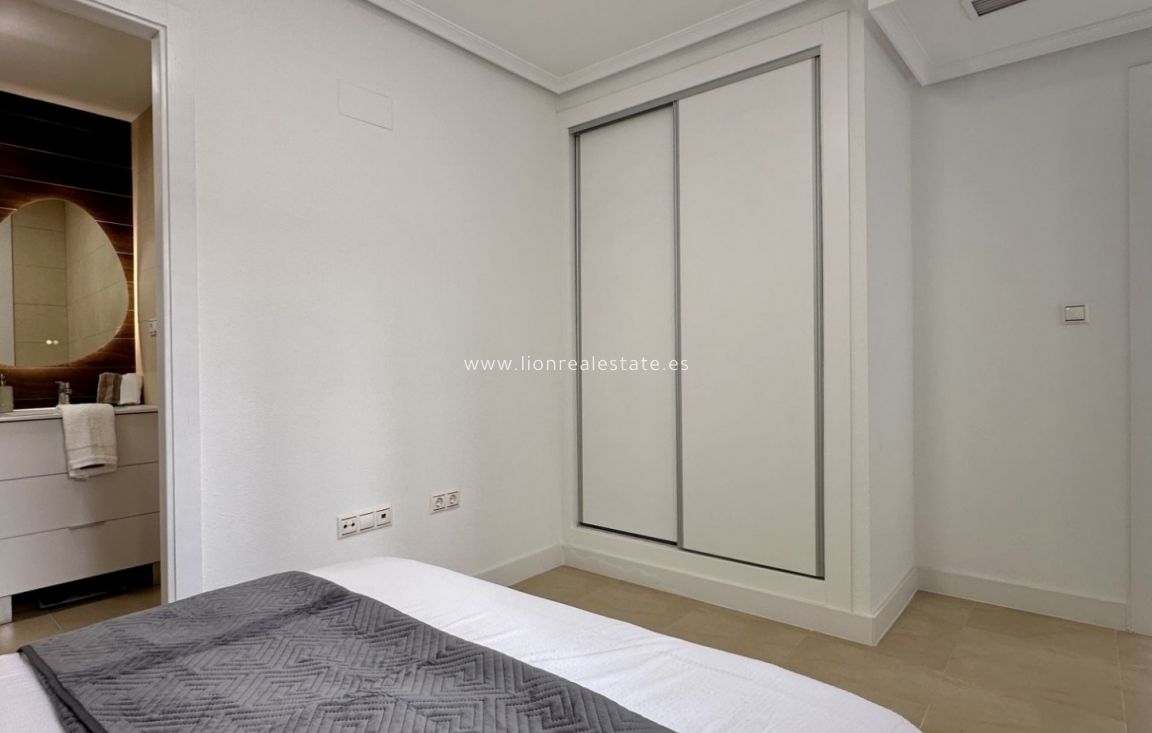 Reventa - Apartamento / piso - Torrevieja