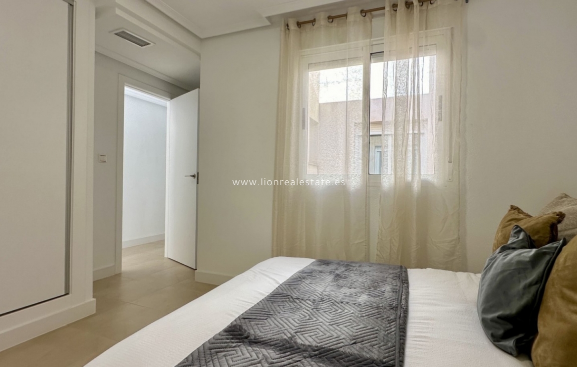 Reventa - Apartamento / piso - Torrevieja