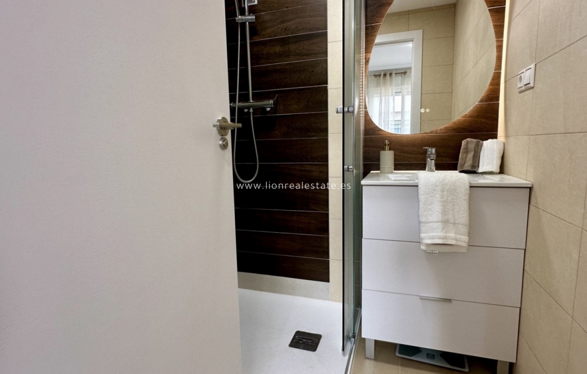 Reventa - Apartamento / piso - Torrevieja