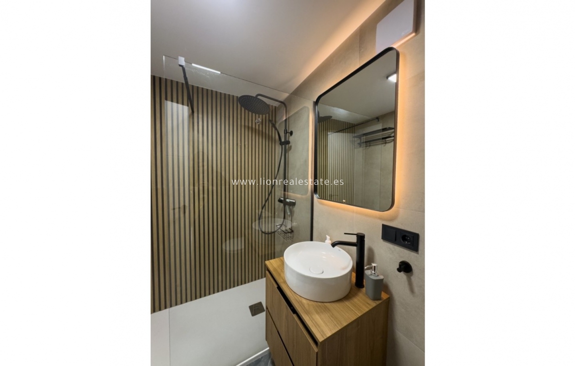 Reventa - Apartamento / piso - Torrevieja