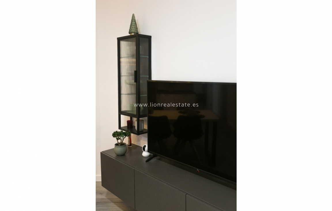 Reventa - Apartamento / piso - Torrevieja