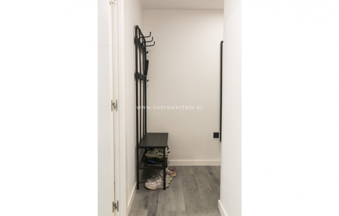 Reventa - Apartamento / piso - Torrevieja