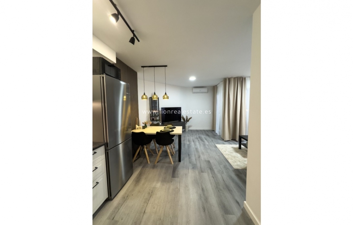 Reventa - Apartamento / piso - Torrevieja