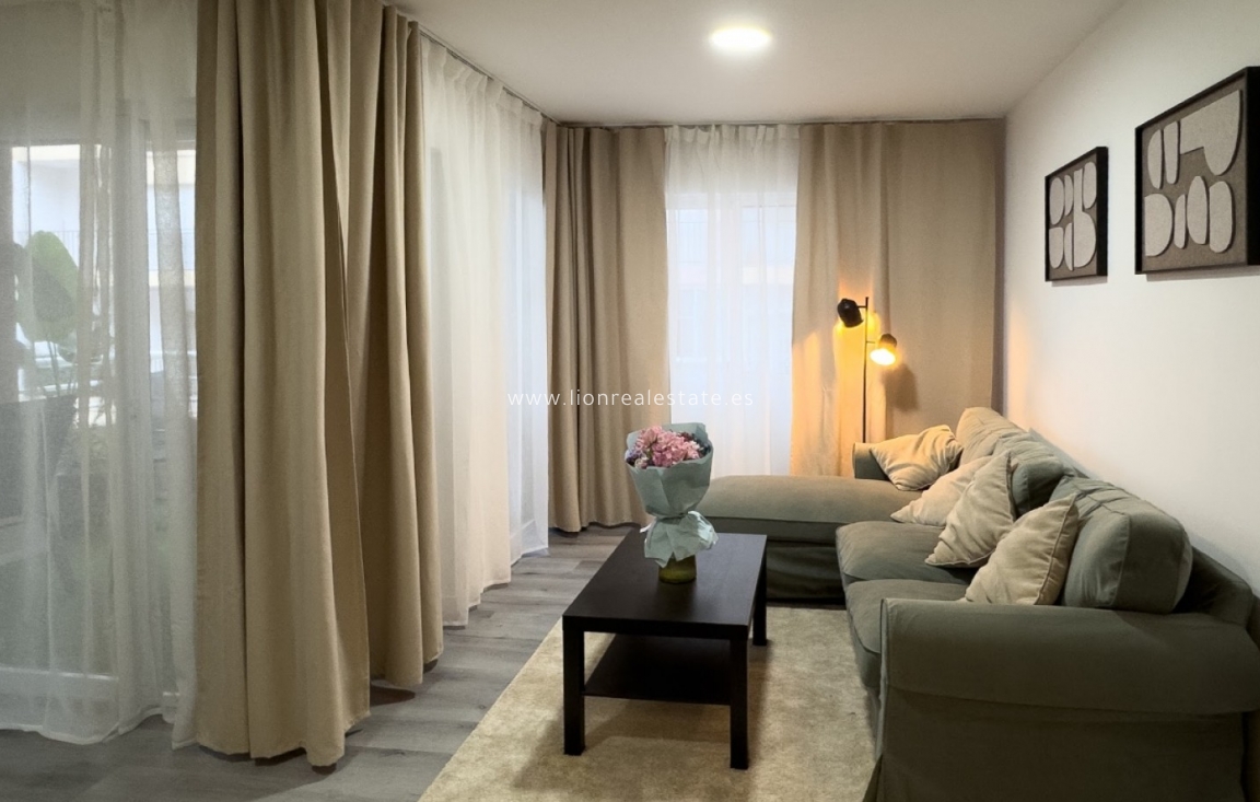 Reventa - Apartamento / piso - Torrevieja